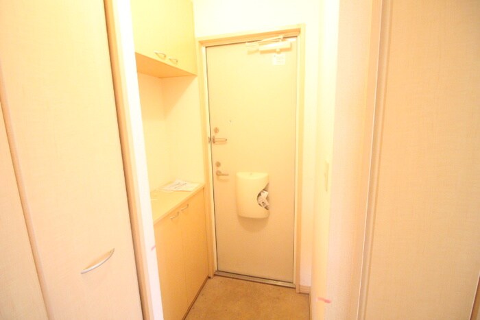 物件内観写真18　(玄関)