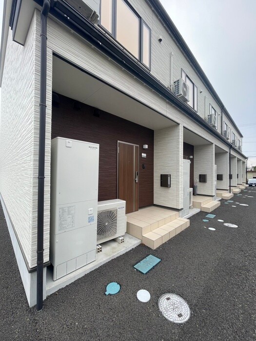 物件外観写真3　(エントランス部分)