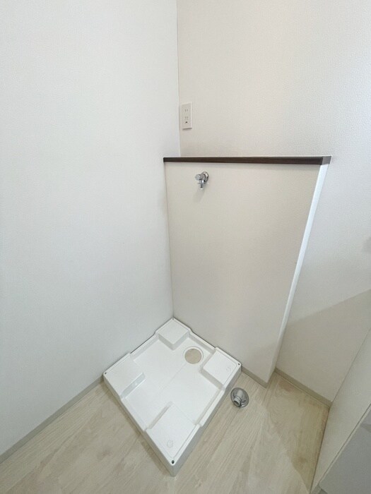 物件内観写真12　(洗濯機置場)