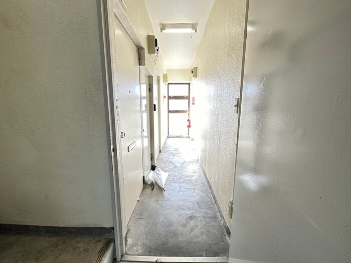 物件外観写真4　(エントランス部分)