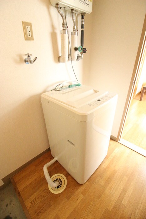 物件内観写真14　(洗濯機置場)