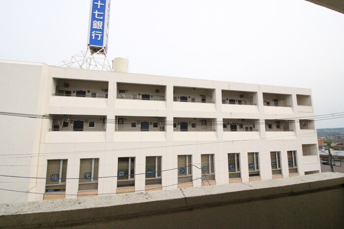 物件内観写真20　(室内からの展望)