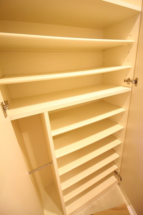 物件内観写真8　(靴箱)