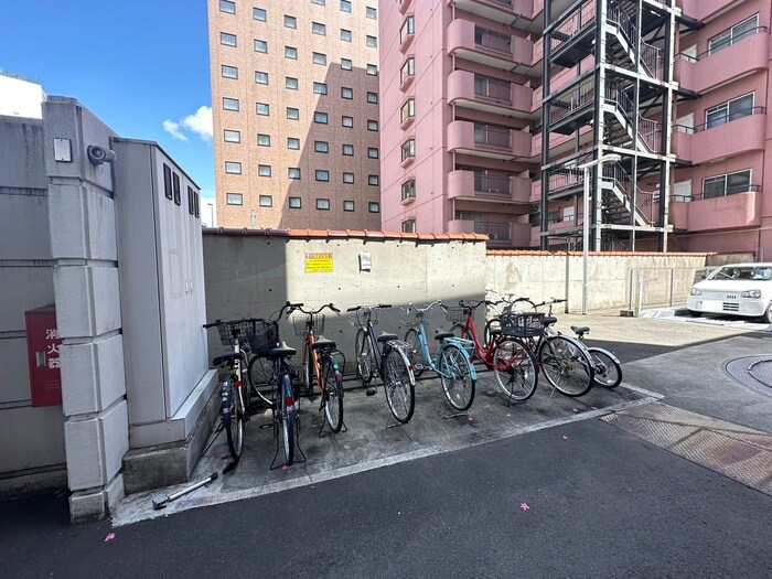 物件外観写真3　(駐輪場)
