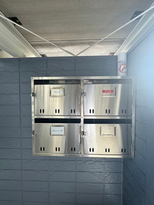 物件外観写真6　(エントランス部分)