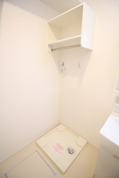 物件内観写真12　(洗濯機置場)