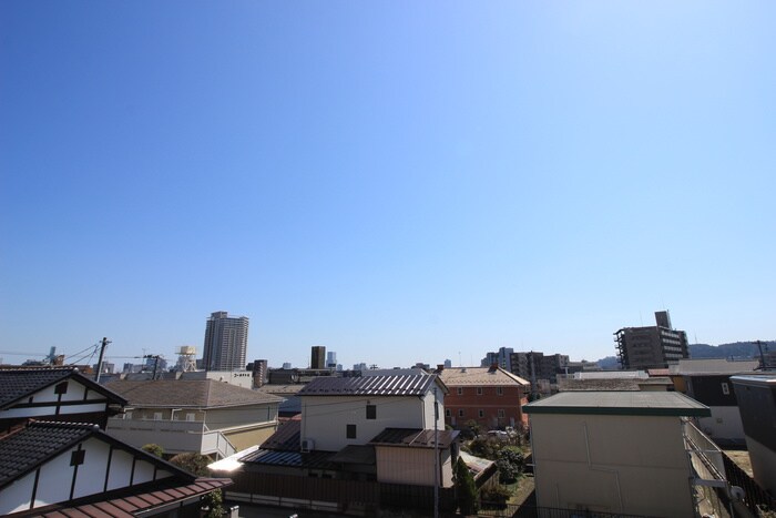 物件内観写真16　(室内からの展望)