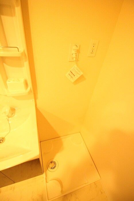 物件内観写真16　(洗濯機置場)