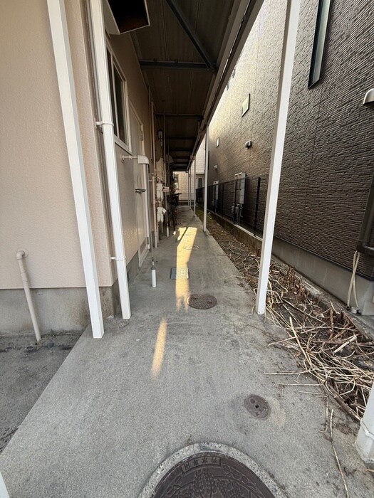 物件外観写真6　(エントランス部分)