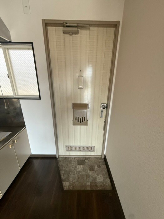 物件内観写真15　(玄関)