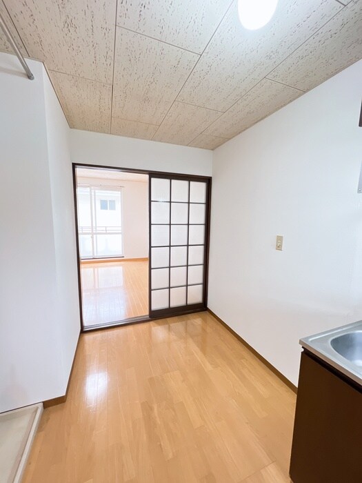 物件内観写真18　(廊下)