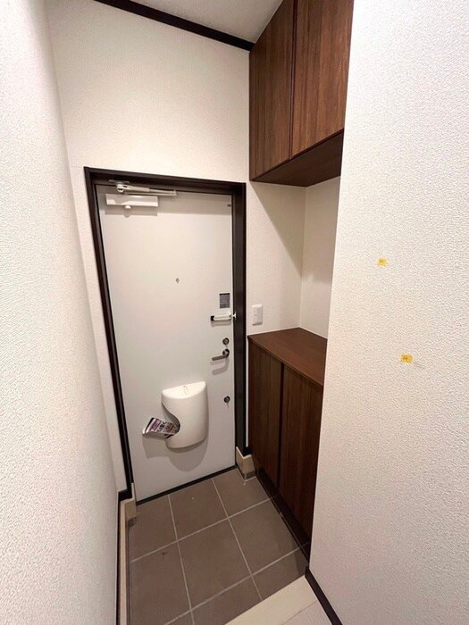 物件内観写真9　(玄関)