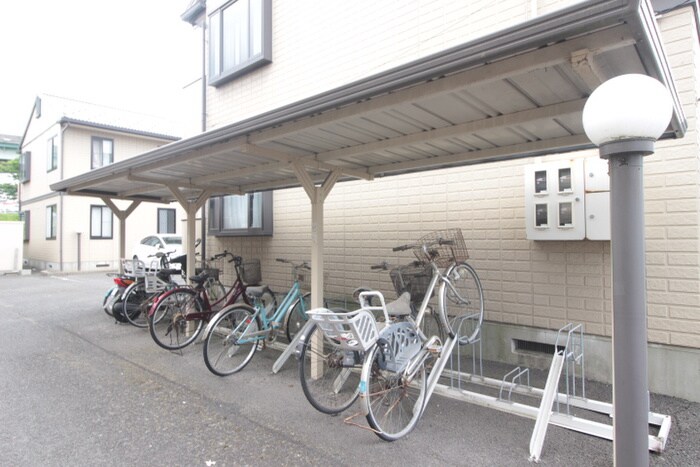 物件外観写真3　(駐輪場)