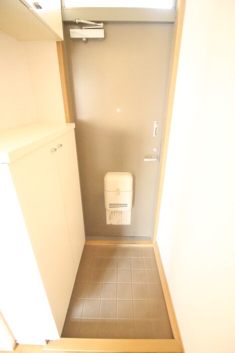 物件内観写真16　(玄関)