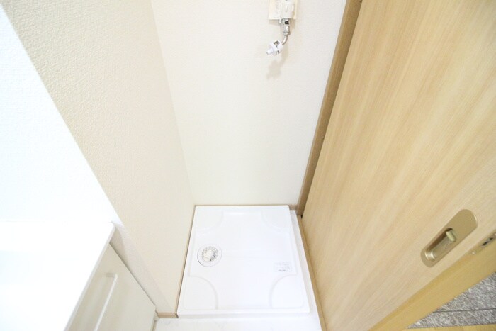 物件内観写真14　(洗濯機置場)