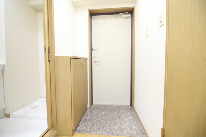 物件内観写真15　(玄関)