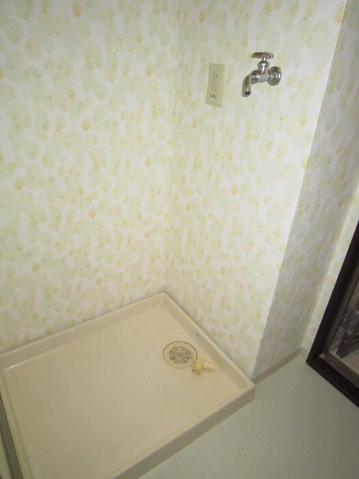 物件内観写真17　(洗濯機置場)