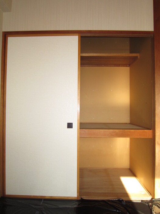 物件内観写真18　(収納)