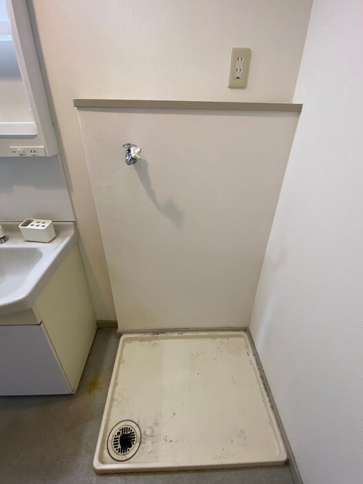 物件内観写真18　(洗濯機置場)