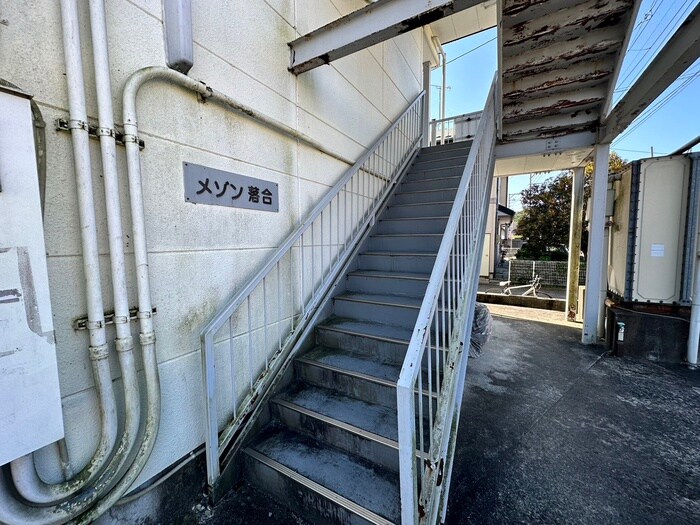 物件外観写真6　(エントランス部分)