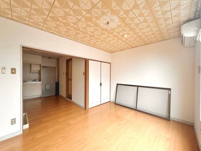 物件内観写真10　(居室)