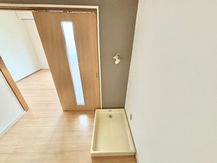 物件内観写真14　(洗濯機置場)