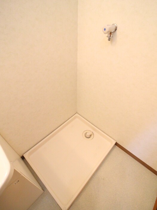 物件内観写真14　(洗濯機置場)