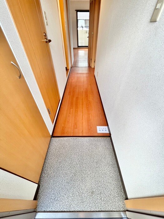 物件内観写真17　(玄関)