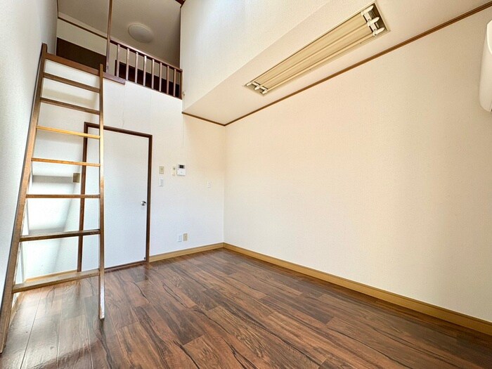 物件内観写真9　(居室)