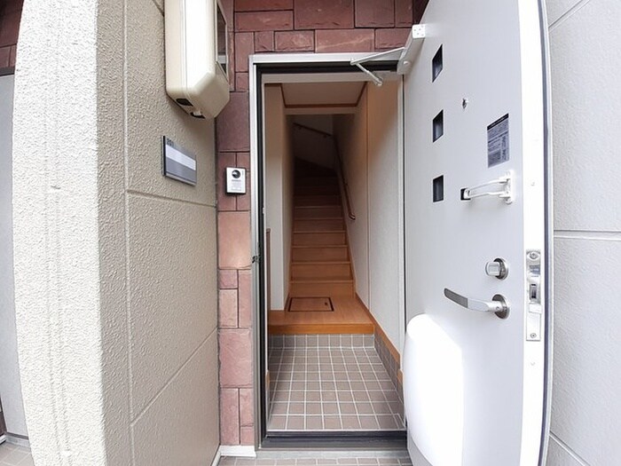 物件内観写真14　(玄関)