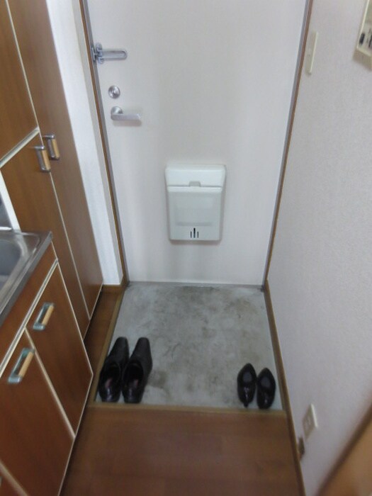 物件内観写真16　(玄関)