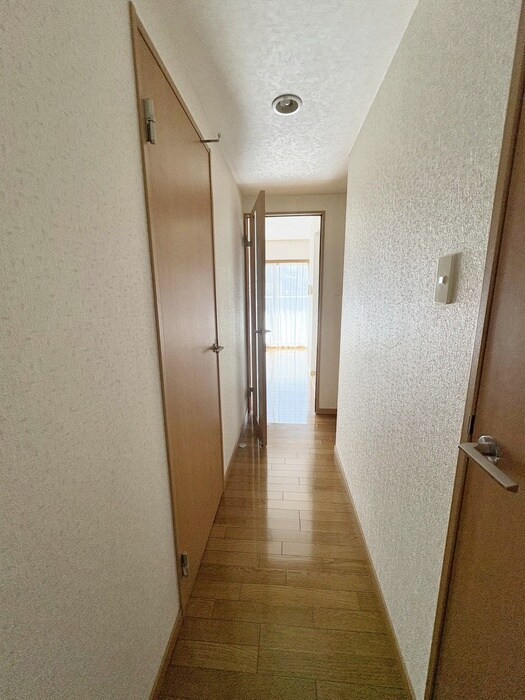 物件内観写真16　(廊下)
