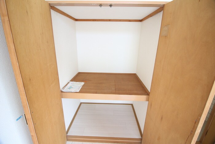 物件内観写真12　(収納)