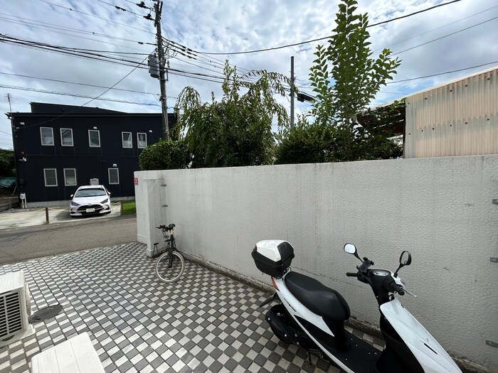 物件内観写真16　(室内からの展望)