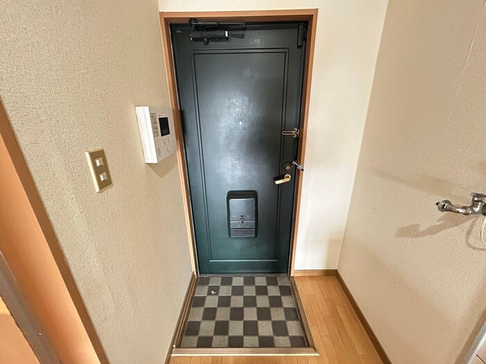 物件内観写真21　(玄関)