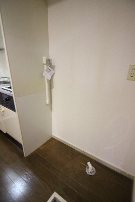 物件内観写真11　(洗濯機置場)