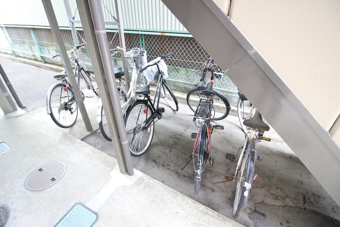 物件外観写真5　(駐輪場)