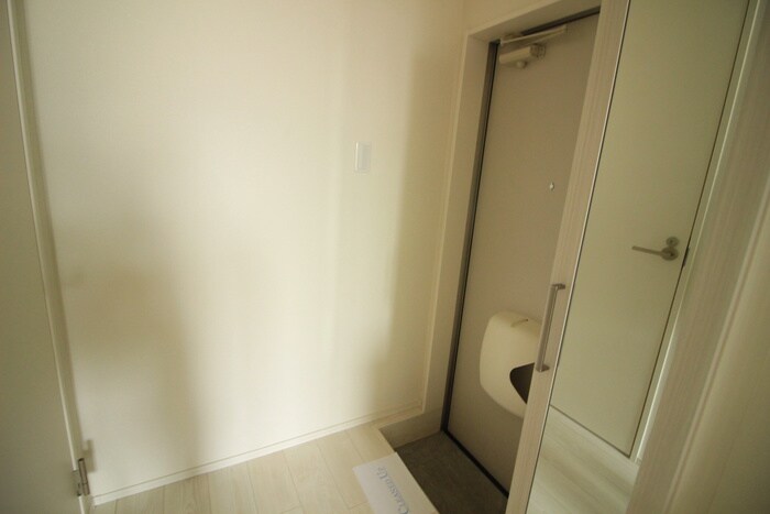 物件内観写真17　(玄関)