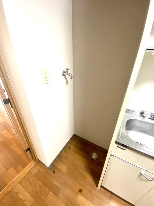 物件内観写真14　(洗濯機置場)