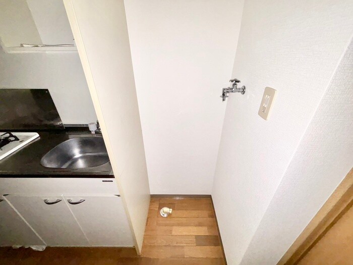 物件内観写真14　(洗濯機置場)