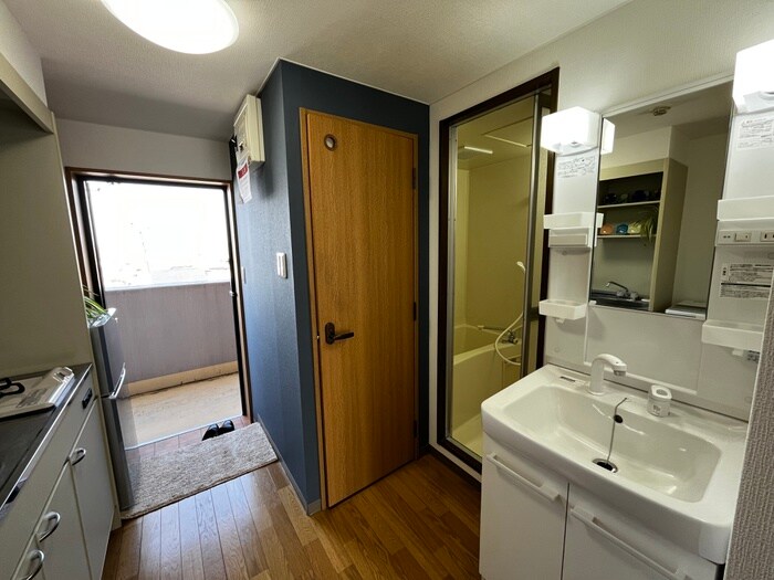 物件内観写真16　(廊下)