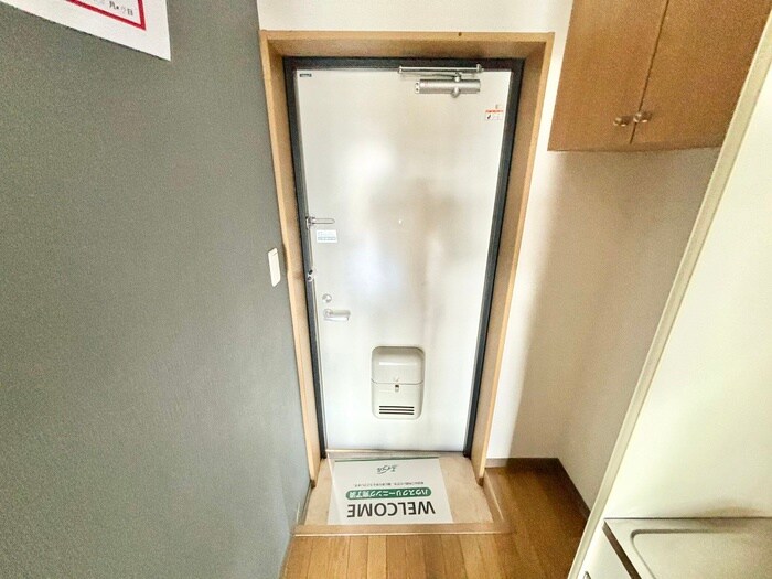 物件内観写真17　(玄関)