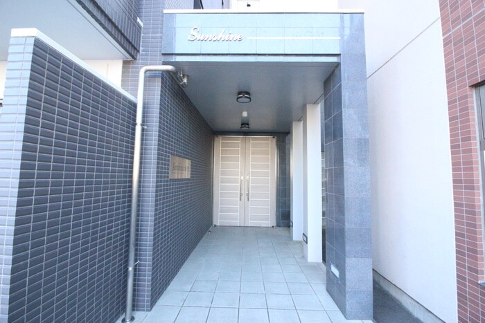 物件外観写真5　(エントランス部分)