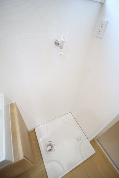 物件内観写真12　(洗濯機置場)