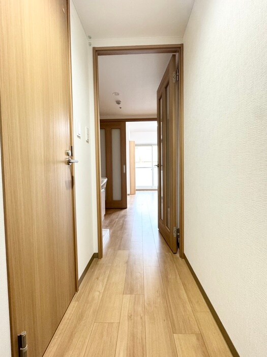 物件内観写真8　(廊下)