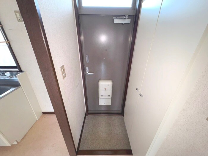 物件内観写真18　(玄関)