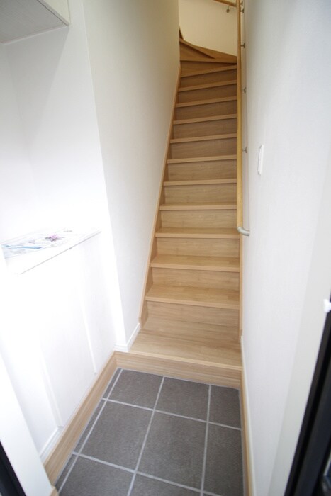 物件内観写真8　(玄関)