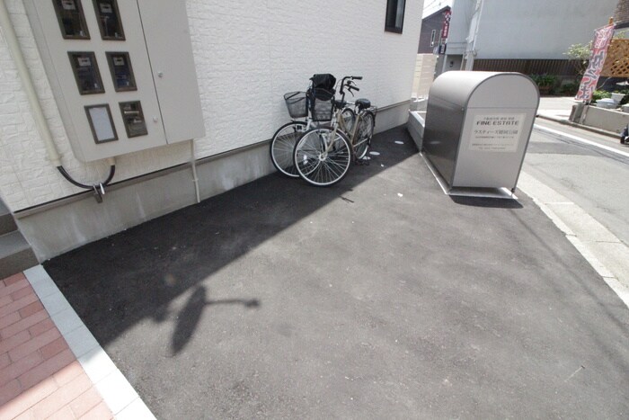 物件外観写真5　(駐輪場)