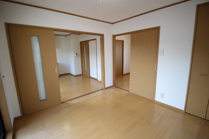 物件内観写真8　(居室)