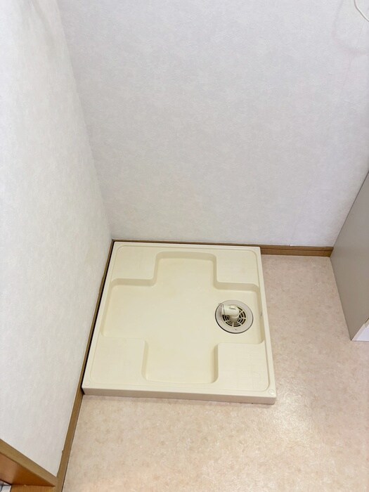 物件内観写真12　(洗濯機置場)